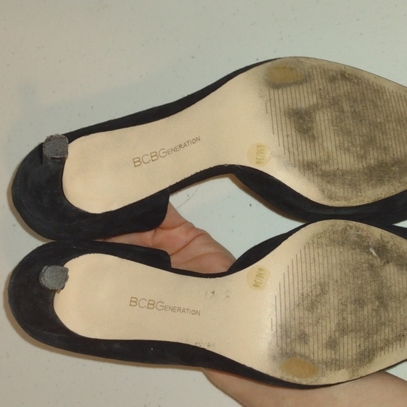 Classy black heel with bow and gold accents 6m bcbgeneration - Picture 7 of 11